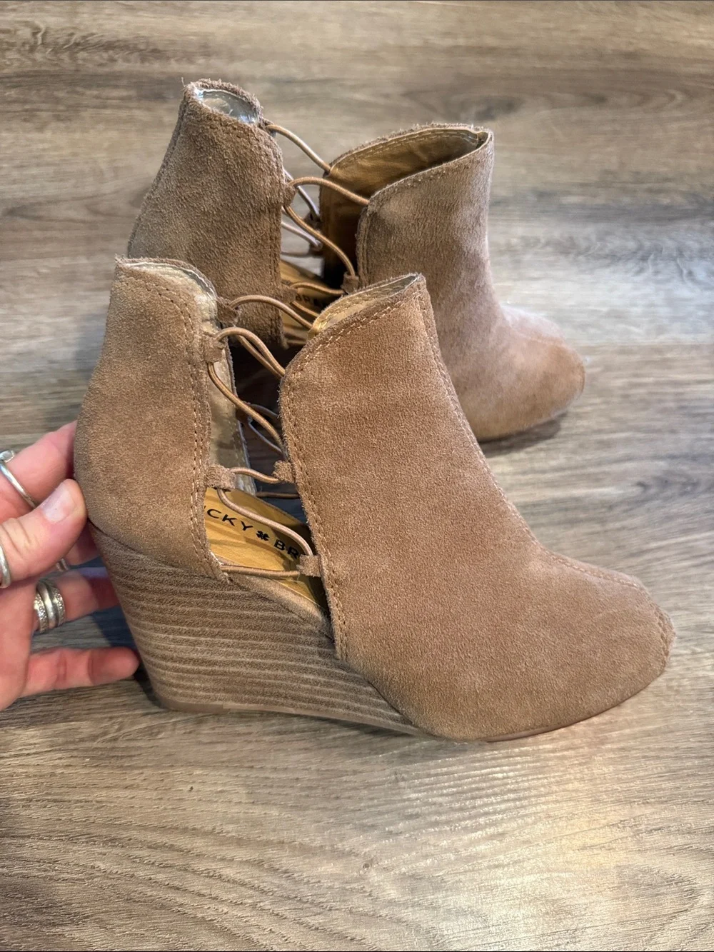 Lucky Brand Reevas Ankle Bootie in Suede Leather Wedge Peep Toe Boho Size 7